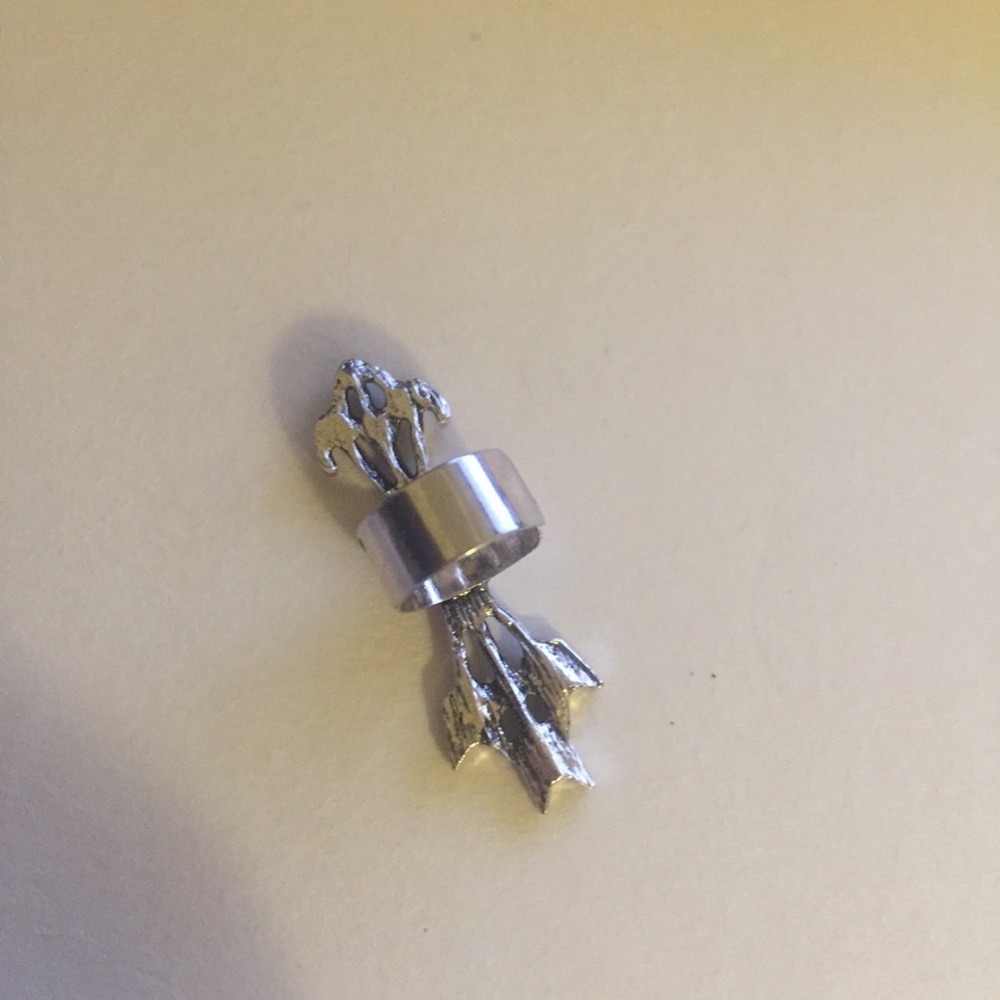 Single Silver Arrows Cuff Earring - Picture 4 of 5